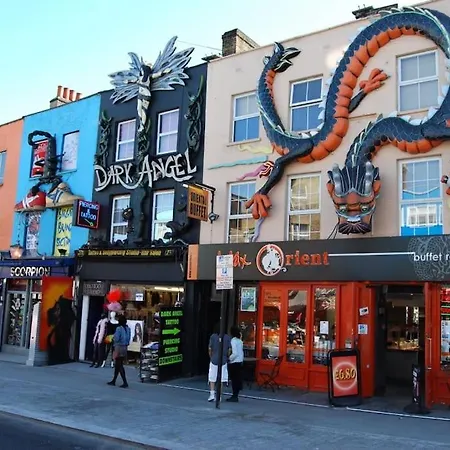 Entire 2-Bedroom Flat In Camden London Exterior photo