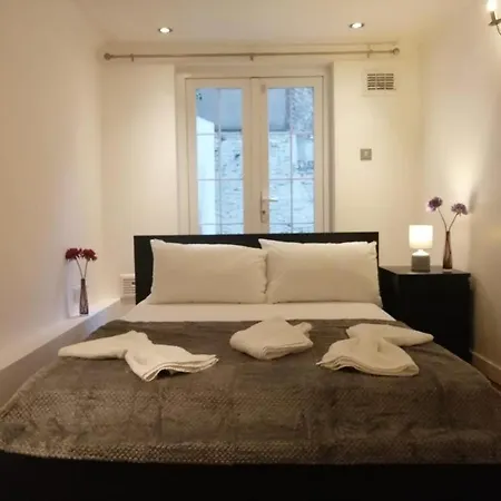 Entire 2-Bedroom Flat In Camden London Exterior photo
